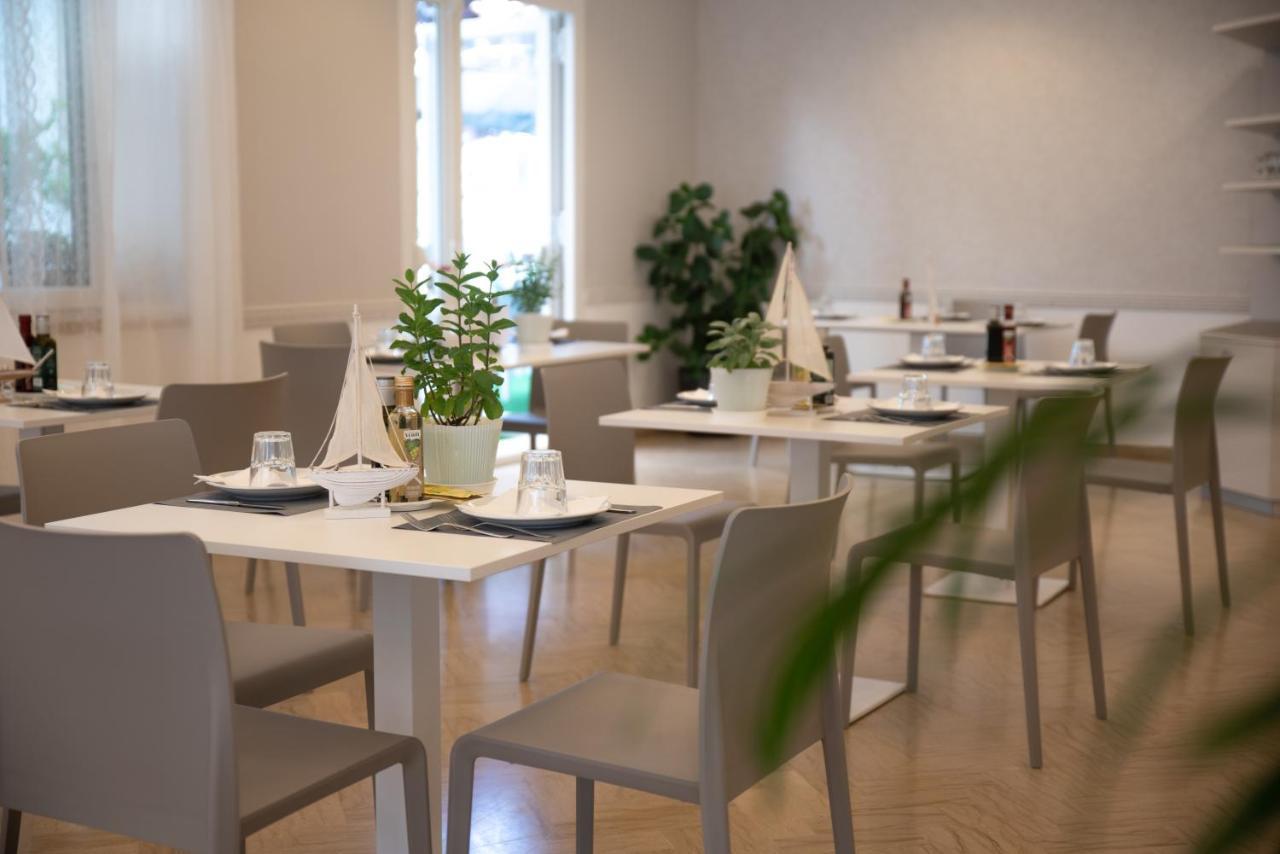 Hotel San Gottardo Riccione Eksteriør billede